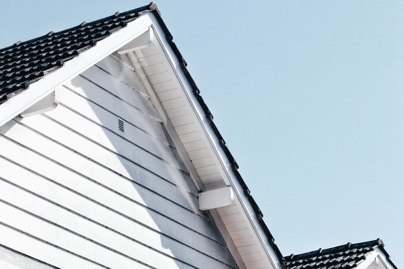 photo-1503594384566-461fe158e797-1